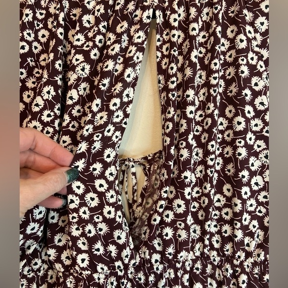 Topshop~Lightweight Floral Romper~Long Sleeve~Tie Neck/Cuffs~Open Back~Size 8 - Picture 10 of 10